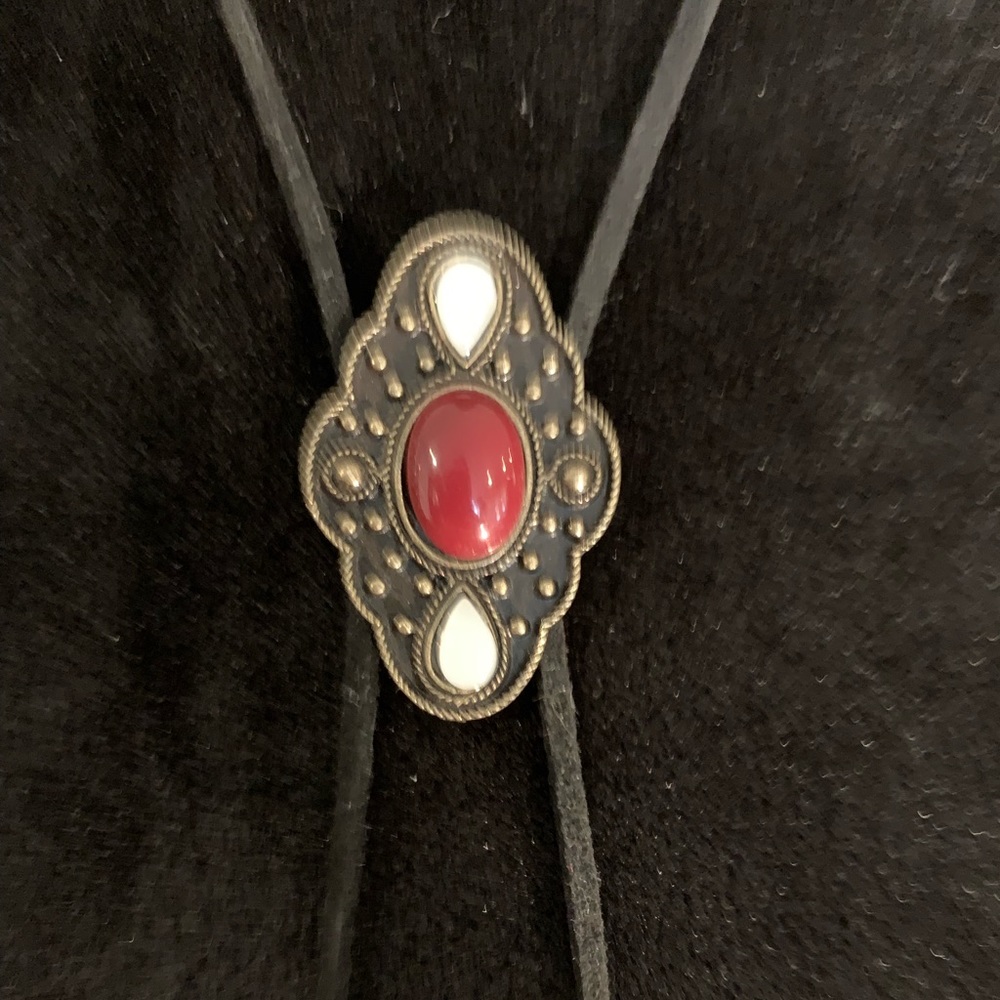 Pendant Necklace - Picture 2 of 4